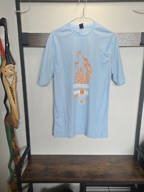 IronMan Light Blue Short-Sleeve Graphic Crewneck T-Shirt Orange Wolf Muskoka